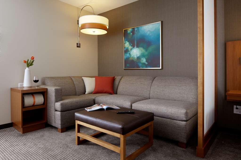 Hyatt Place Columbus Polaris Room photo